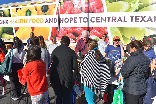 TXM volunteers at the mobile pantry